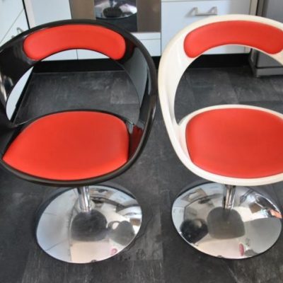 Swing chairs